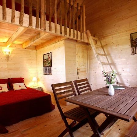 Les Cabanes Des Benauges Arbis Екстер'єр фото