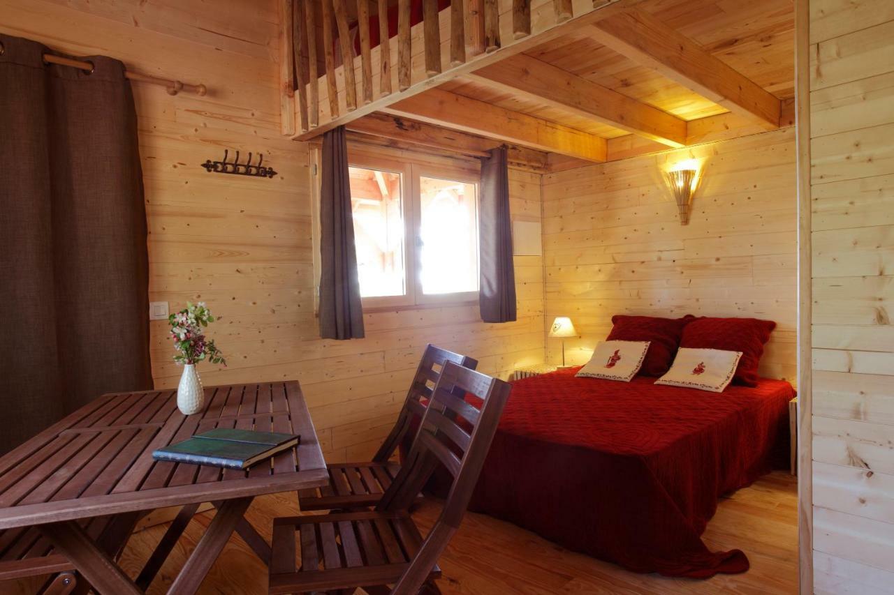Les Cabanes Des Benauges Arbis Екстер'єр фото