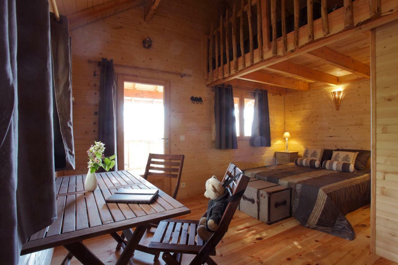 Les Cabanes Des Benauges Arbis Екстер'єр фото